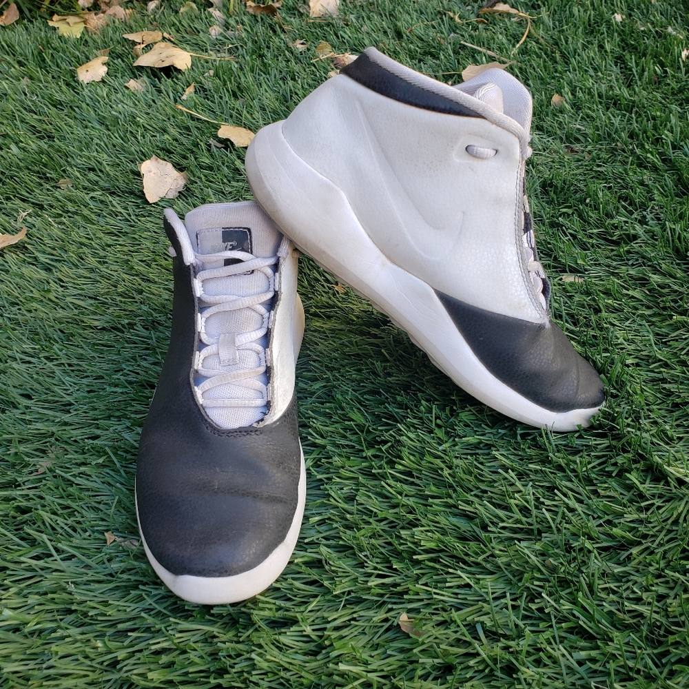 Women's Nike High Tops Jamaza Lux Size 8